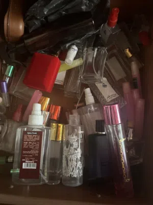 زجاج للعطور فارغة للتعبئة