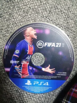 الرجاء التواصل على الواتس اب سي دي فيفا 21 مستعمل نظيف جدا