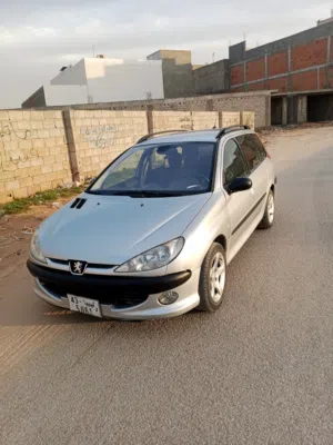 للبيع بيجو206