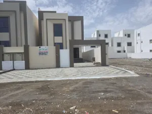 توين فيلا ارض 330 م  مقابل الجامعه العربيه مباشره 74000