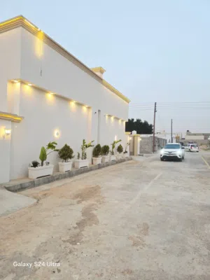 200 m2 4 Bedrooms Townhouse for Sale in Tripoli Ain Zara