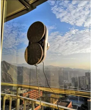 روبوت تنظيف الزجاج