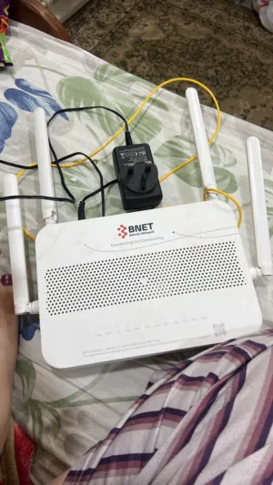 راوتر فايبر هواوي WiFi 6 موديل HG8245X6 بحالة ممتازة لكل الشبكات حجم كبير