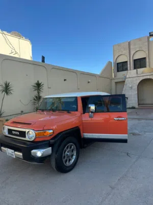 Used Toyota FJ in Tripoli