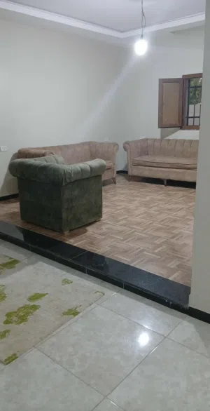 بيع صالون لونه بيج واخضر