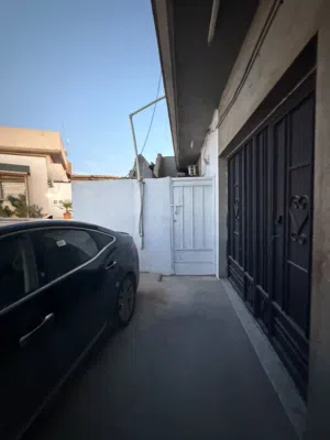 شقه في دائري نباك بالقرب من مستشفى السلام