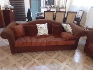 طقم كنب بحالة ممتازة