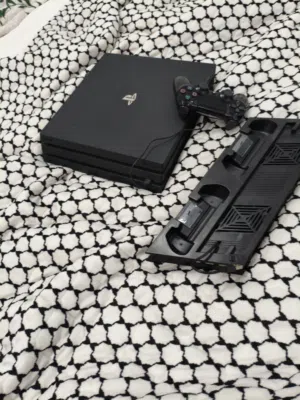 بيعة سريعة بلايستيشن فور برو مستعملة ب ستين دينار