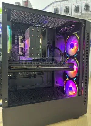 كمبيوتر العاب نضيف جدا غير مستعمل