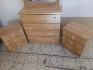 كومدينه عدد 2 وتوليت خشب الاتيه وزان بحالة جديد