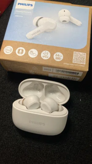 سماعات AirPods Phillips بحالة الوكالة