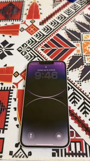 آيفون 14 بنفسجي