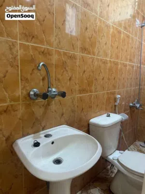 غرف للإيجار