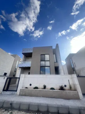 320 m2 4 Bedrooms Villa for Sale in Irbid Petra Street