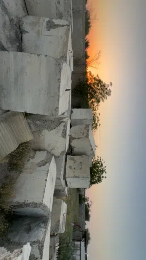 حجركبيرللبيع