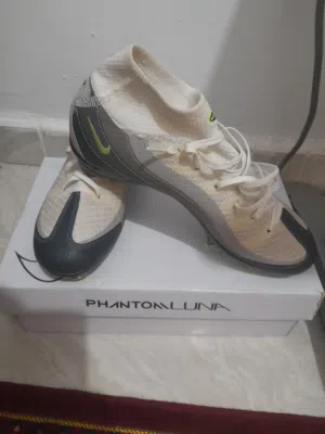 جزمة كورة Nike Air Zoom جديدة مقاس 40
