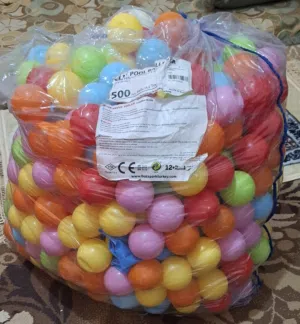 500 colorful pool balls