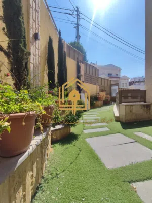300 m2 4 Bedrooms Apartments for Rent in Amman Abdoun