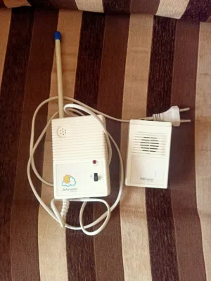 جهاز كهربائي للمتابعة الاطفال وسماعهم