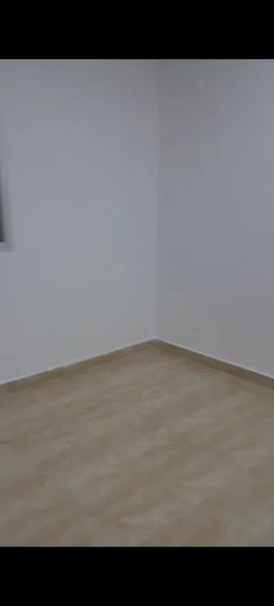 شقة2غرف1صاله2حمام1بركن سياره وفدين فقط