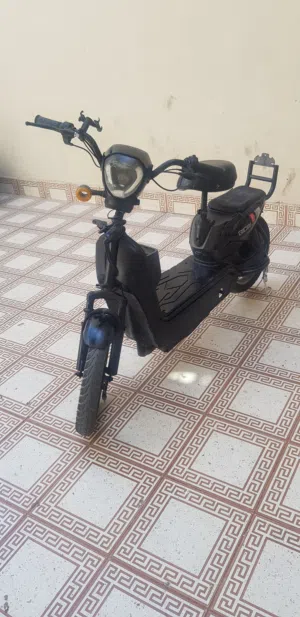 سكوتر كهربائي بحالة جيد