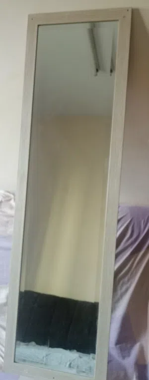 مرآة منزلية