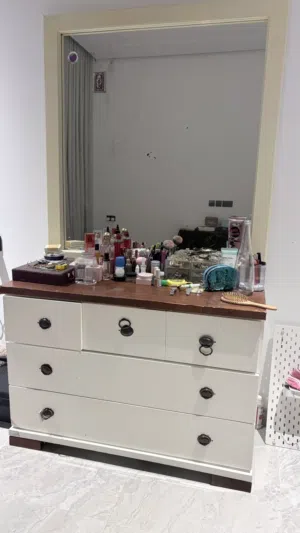 تسريحه مع المرايه