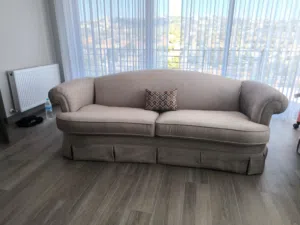 طقم كنب بحالة ممتازة للبيع