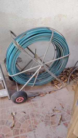 Du and Etisalat cable pulling spring