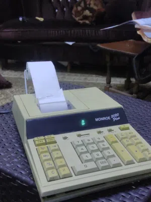 اله حاسبه انتيكه طباعه فوريه للبيع ارمي سعر و خذها