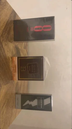 3 عطور رجالي 100ml، ريحته حلوة وسعر العطر ب 25 و سعر الثلاثه 75 الي يبي يكلمني