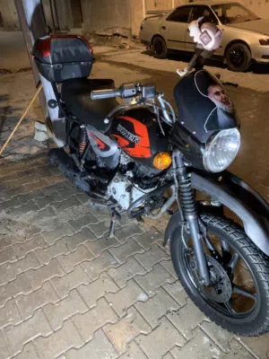 دراجه بوكسر للبيع