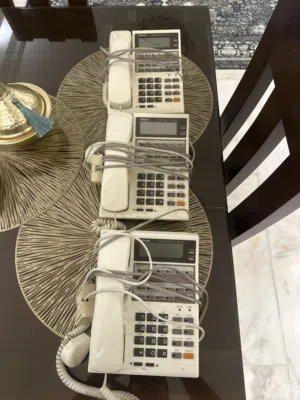 هواتف أرضية سلكية للمكاتب - 3 هواتف