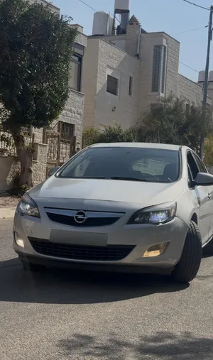 opel-astra-2013-for-sale