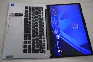 للبيع لابتوب Lenovo نظيف جداً وحالة ممتازة مناسب للدراسة، الأوفيس، التصفح، والاجتماعات.