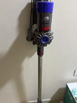 Dyson V8 vacuum cleaner