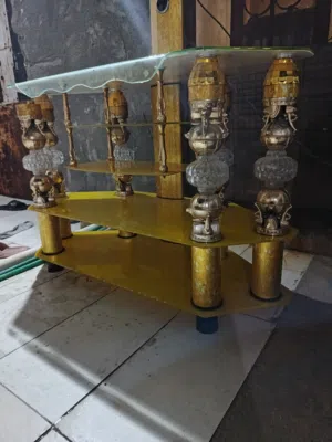 ميز  بلازما نظيف