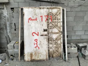 للبيع باب حديد درفتين