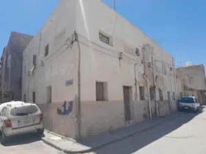 منزل قديم مسح