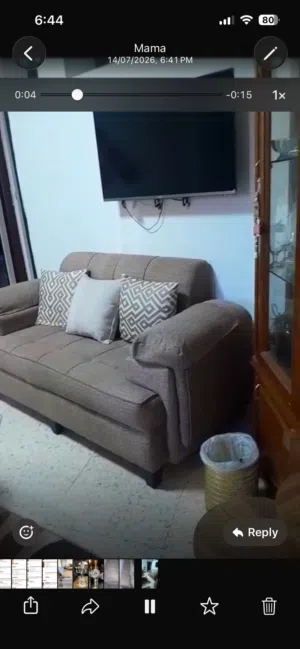 طقم كنبايات 3 قطع للبيع بحالة ممتازة جدًا، نظيف واستعمال خفيف، بدون ملاحظات.