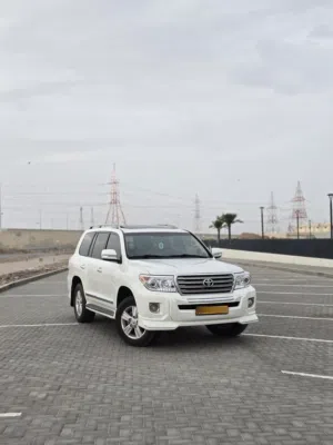 Used Toyota Land Cruiser in Muscat