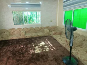 ديوانيه ارضيه ضيوف  انيقه وعمليه تفصيل بحاله ممتازه  طول 5 *6