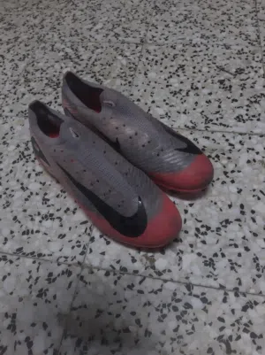 حذاء نايك air zoom مستعمل في حالة جيدة