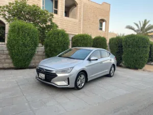 للبيع النترا 2019 نضيفة صبغ وكالة