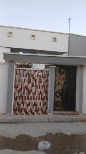 250 m2 3 Bedrooms Townhouse for Rent in Tripoli Al-Serraj