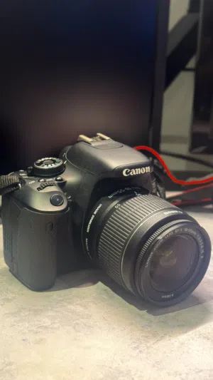 للبيع Canon EOS 600D