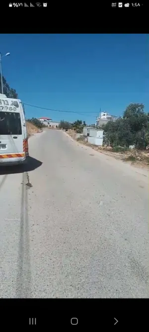 ارض للبيع منطقه سكن بي  للبيناء في عين عريك مساحه 650متر