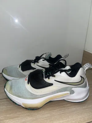 Giannis freak 3 basketball shoes size 44