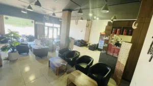 مقهى كامل  بجميع ملحقاته للبيع