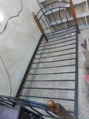 كرسي وتخت وطاوله تلفاز زجاج